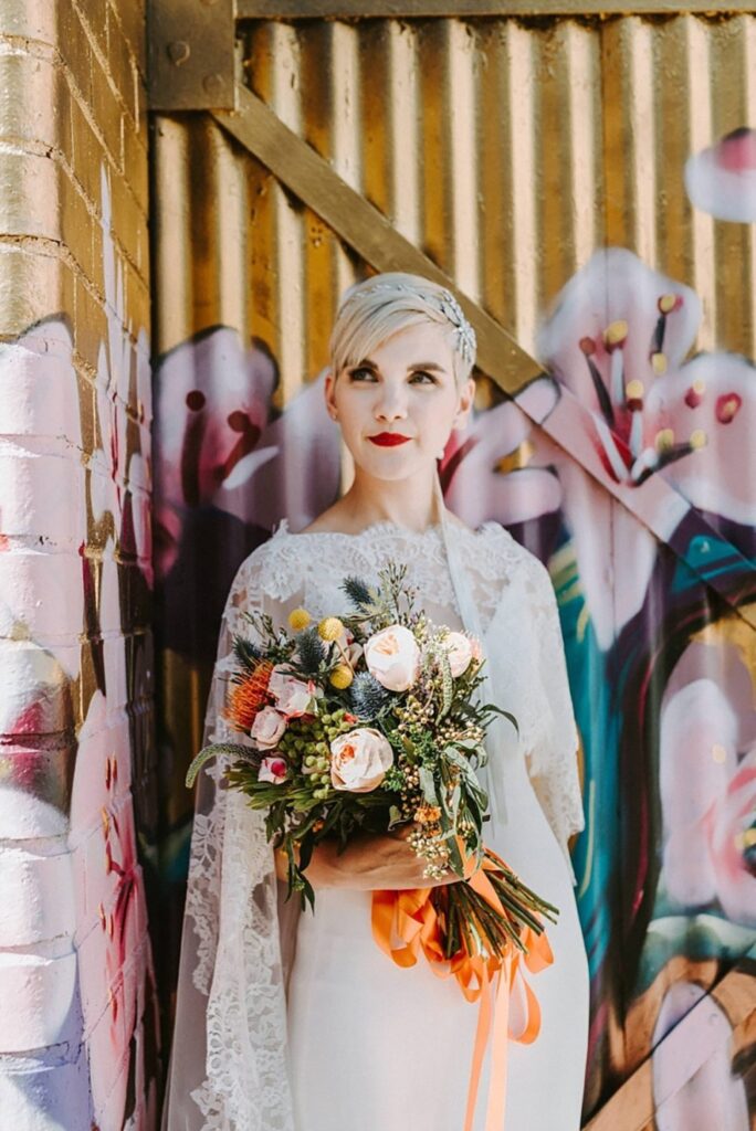 Brides with short hair.