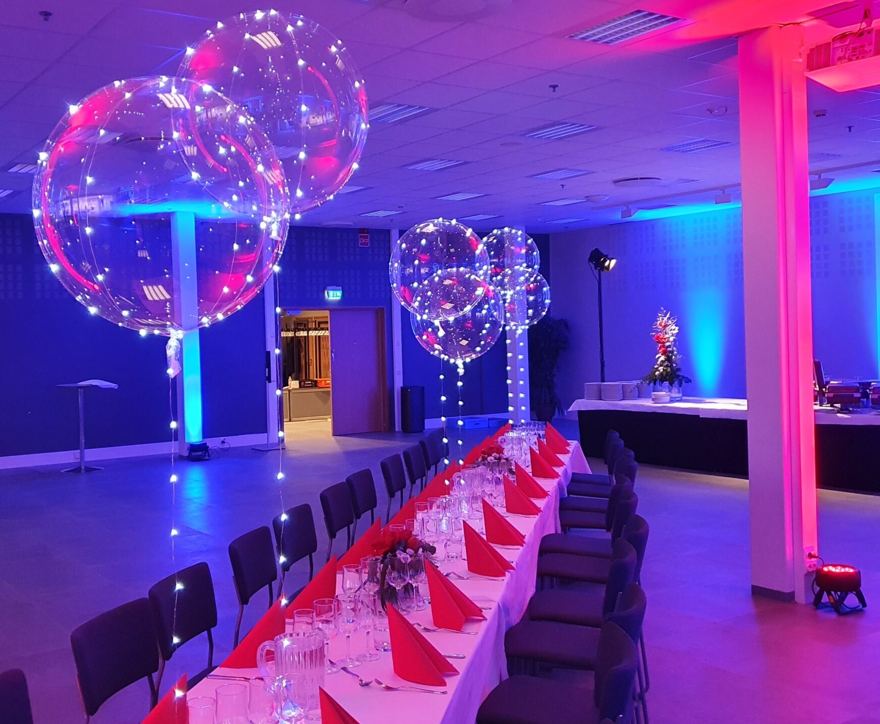 Viihdevuokraamo_Haa-DJ_-tilavalaisu-Standard-juhlapaketti