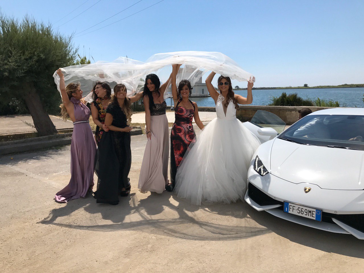 photo5952013177296367776