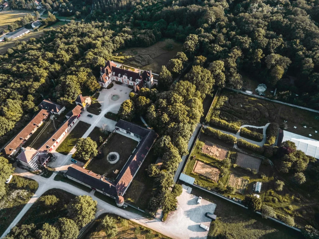 0_ChateauduFey_Grounds_reduced+by+Jamie.jpg