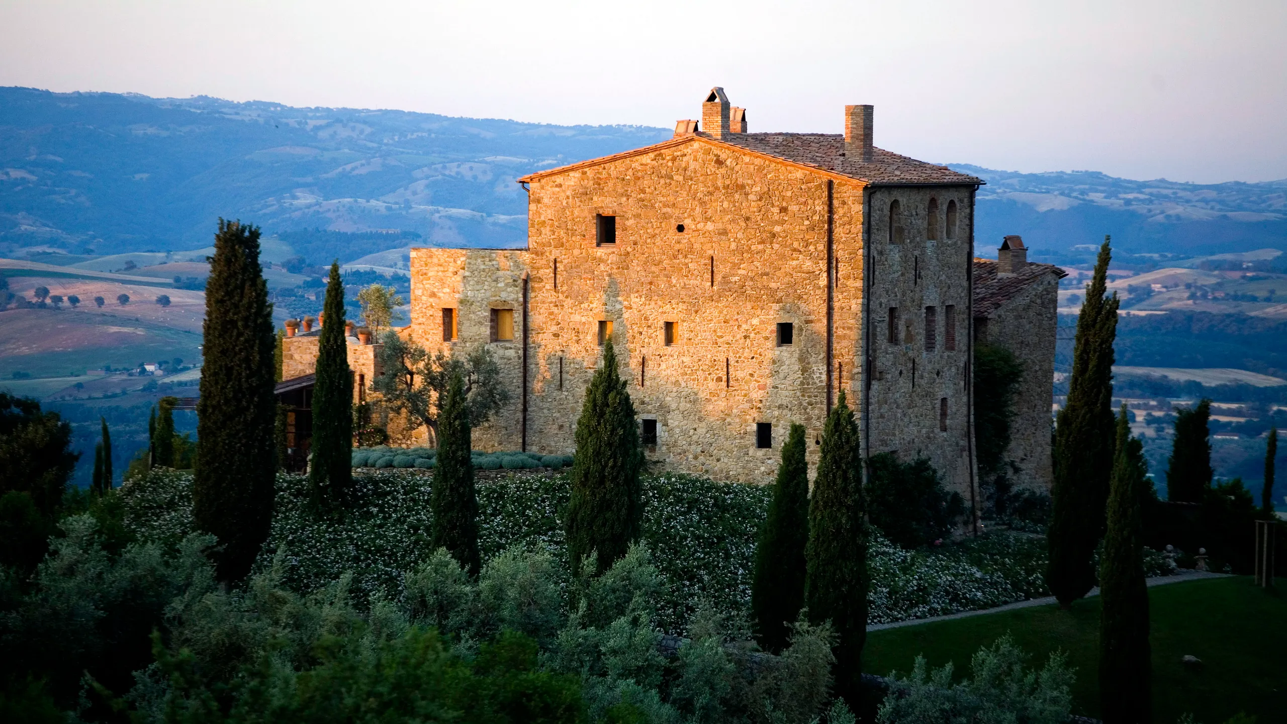 Castellosunset-CastellodiVicarello-italy-may24-pr.jpg