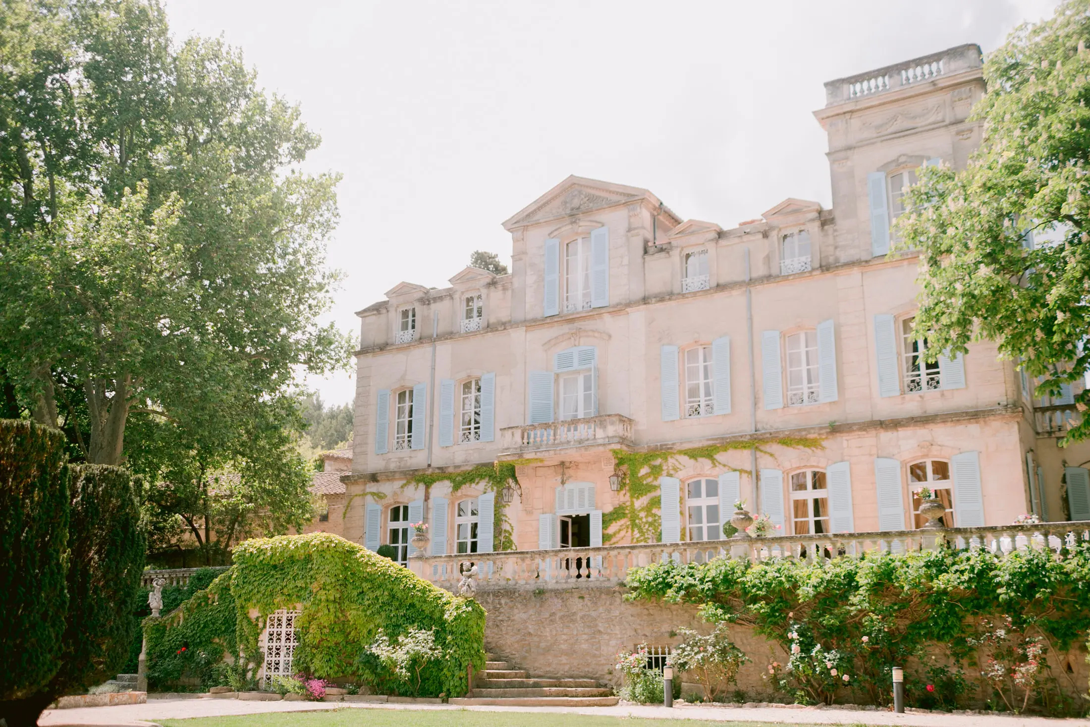 Claire_Macintyre_Chateau_de_Varenne_Bridal-min.jpeg