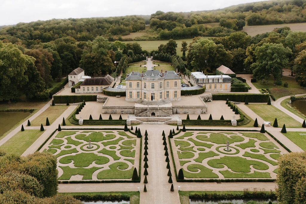 Villette-Demi-Design-aerial-shot-venue-garden-luxury-green