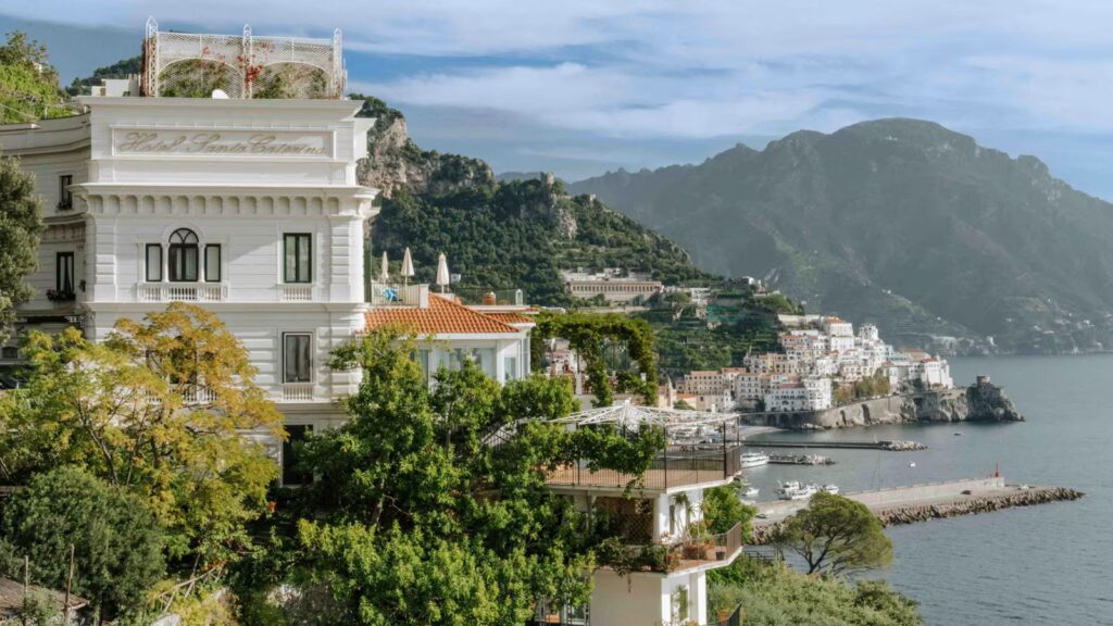 amafi_santa_caterina_exterior_property_bd_2411_16x9_print.jpg